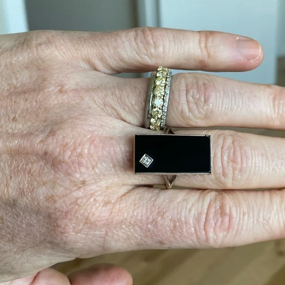 Art Deco Onyx and Diamond Ring - Picture 5 of 7